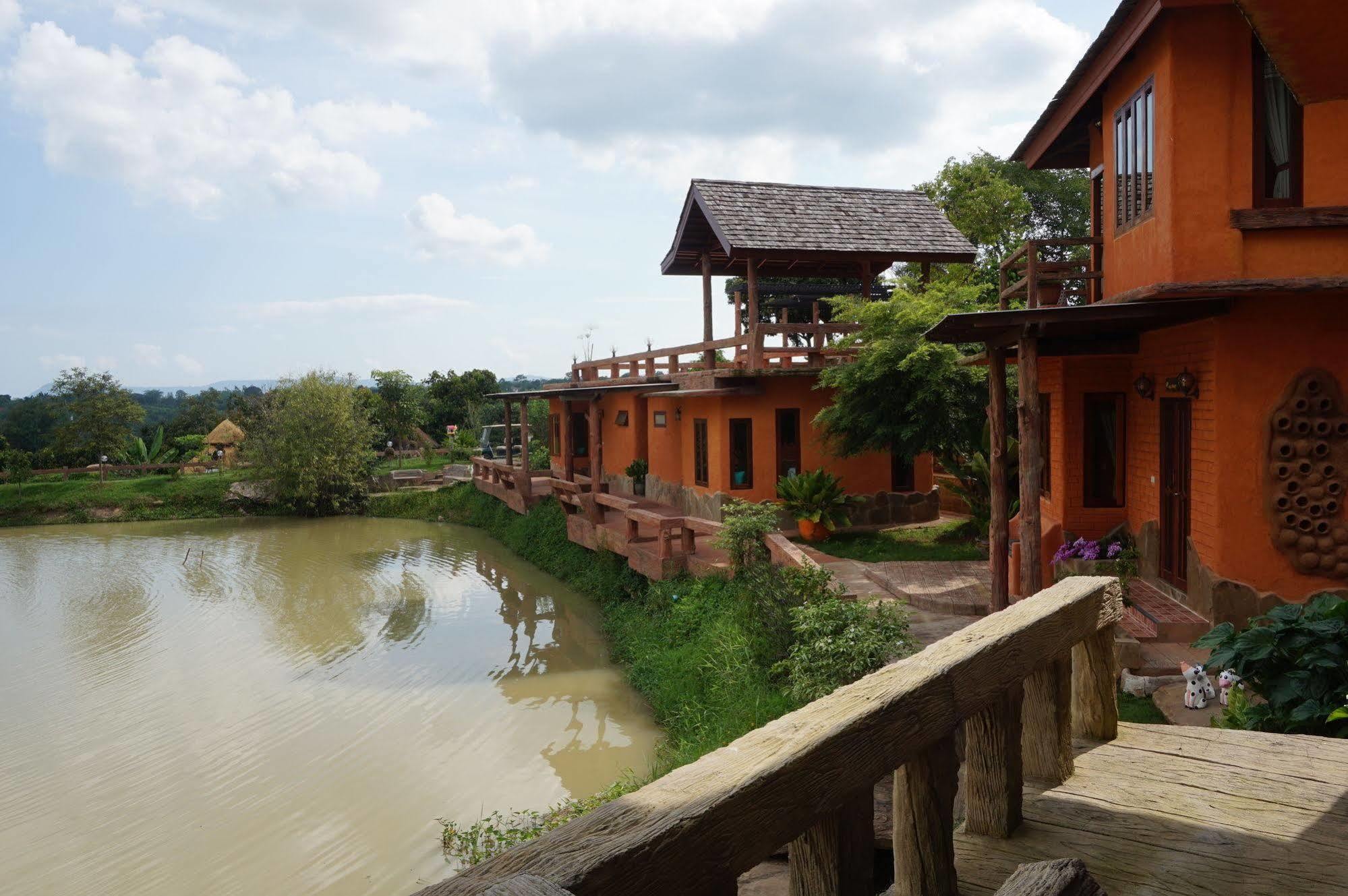 Baandin Wangnaamkeaw Hotel Wang Nam Khiao Exterior foto