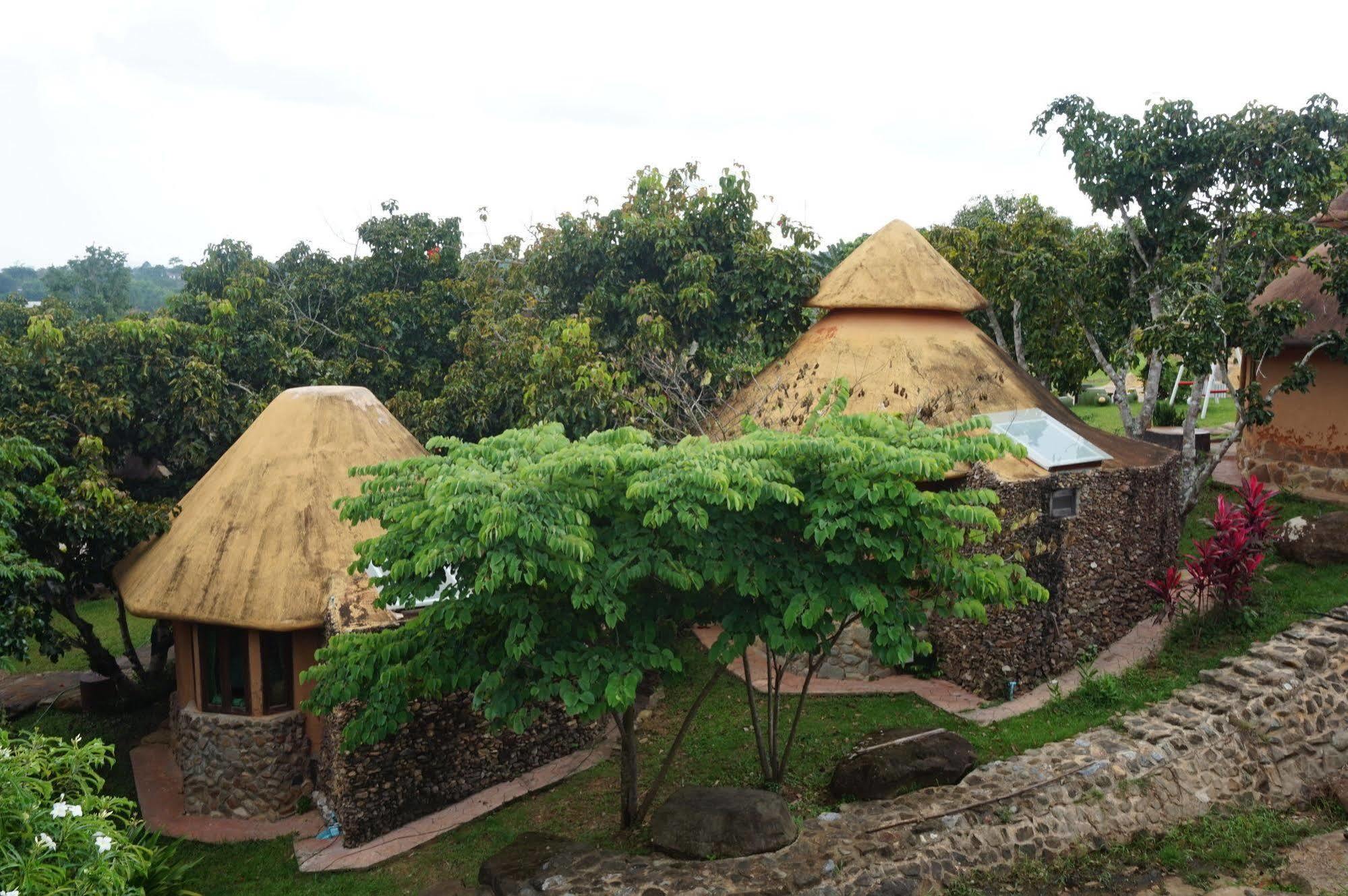 Baandin Wangnaamkeaw Hotel Wang Nam Khiao Exterior foto