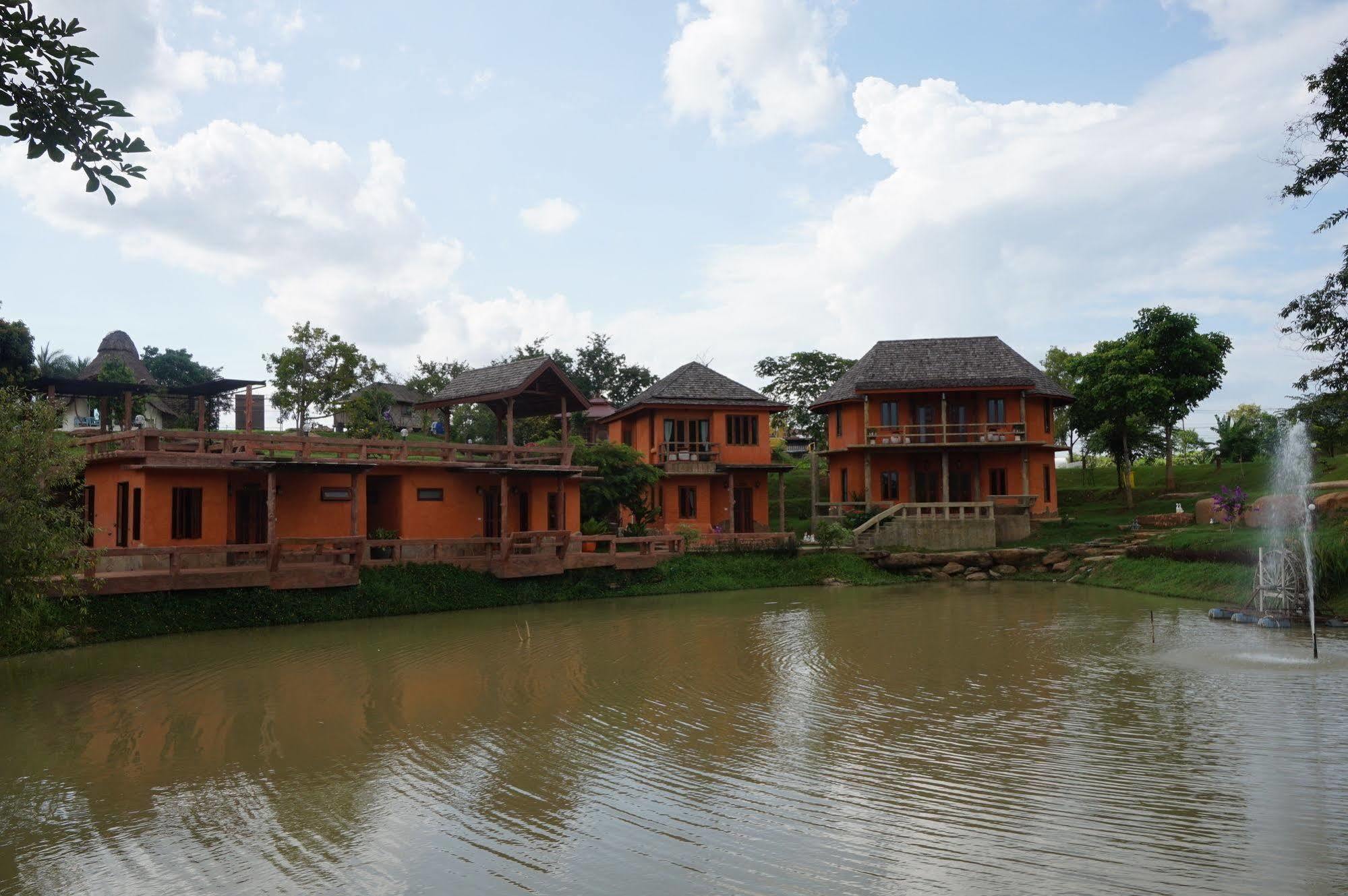 Baandin Wangnaamkeaw Hotel Wang Nam Khiao Exterior foto